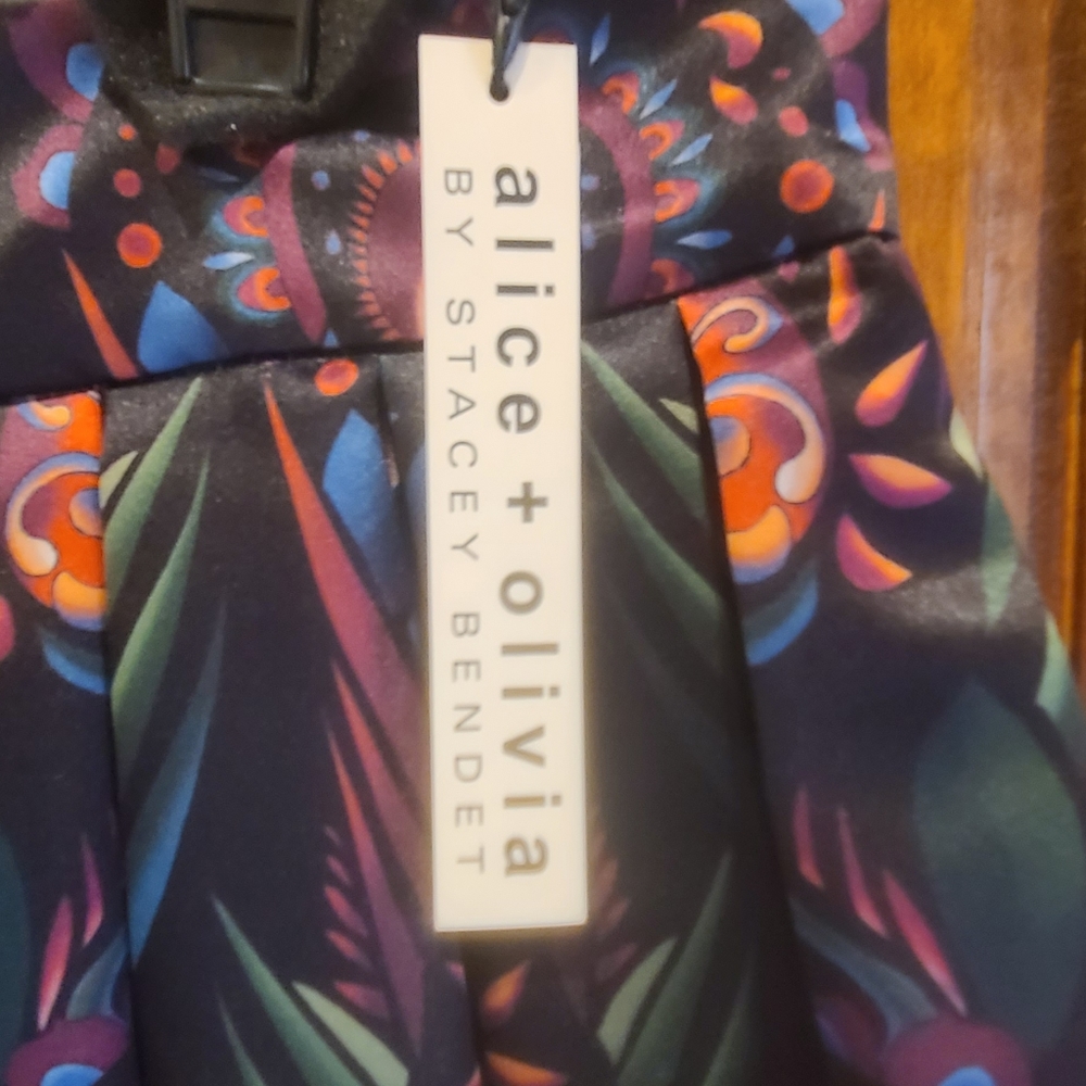 Alice and Olivia miniskirt - Picture 3 of 3